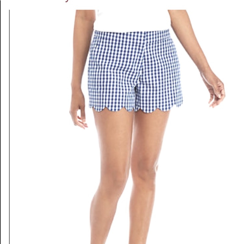 Crown & Ivy Shelby Scallop Shorts Size 8; EUC — only worn twice!!